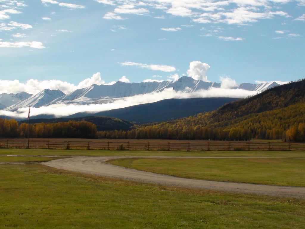 Folding Mountain B & B Fort Nelson Exterior foto