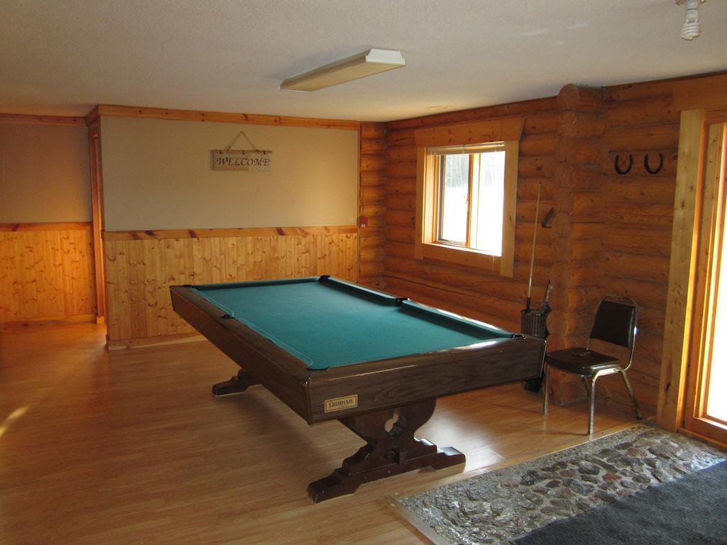 Folding Mountain B & B Fort Nelson Exterior foto