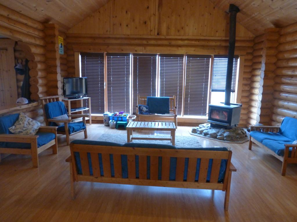 Folding Mountain B & B Fort Nelson Exterior foto