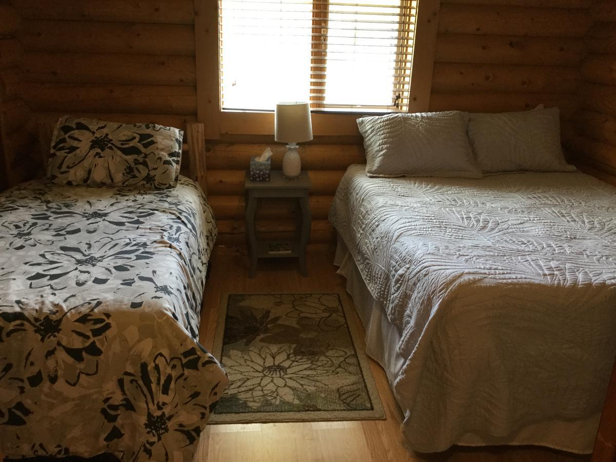 Folding Mountain B & B Fort Nelson Exterior foto