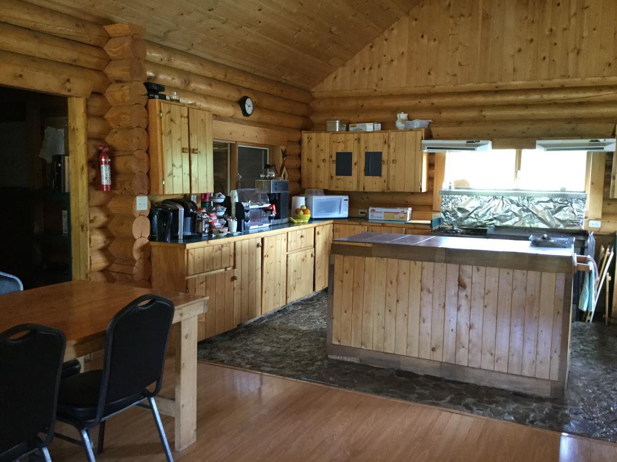 Folding Mountain B & B Fort Nelson Exterior foto