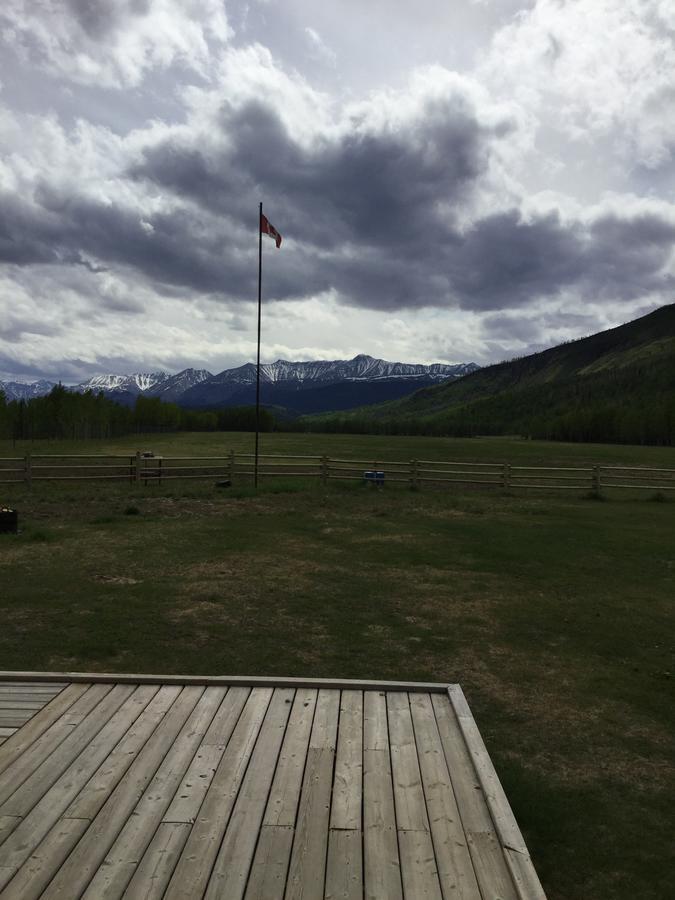 Folding Mountain B & B Fort Nelson Exterior foto