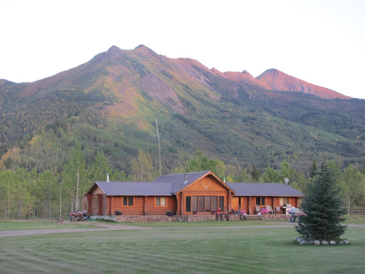 Folding Mountain B & B Fort Nelson Exterior foto