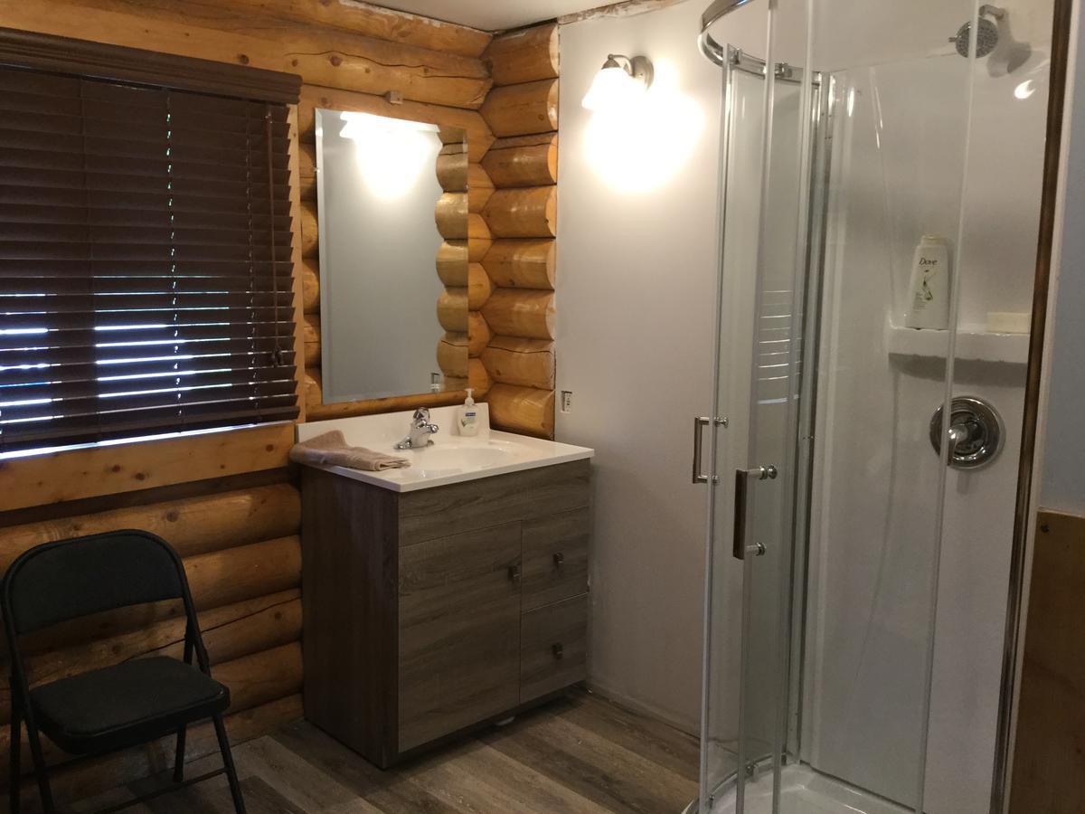Folding Mountain B & B Fort Nelson Exterior foto