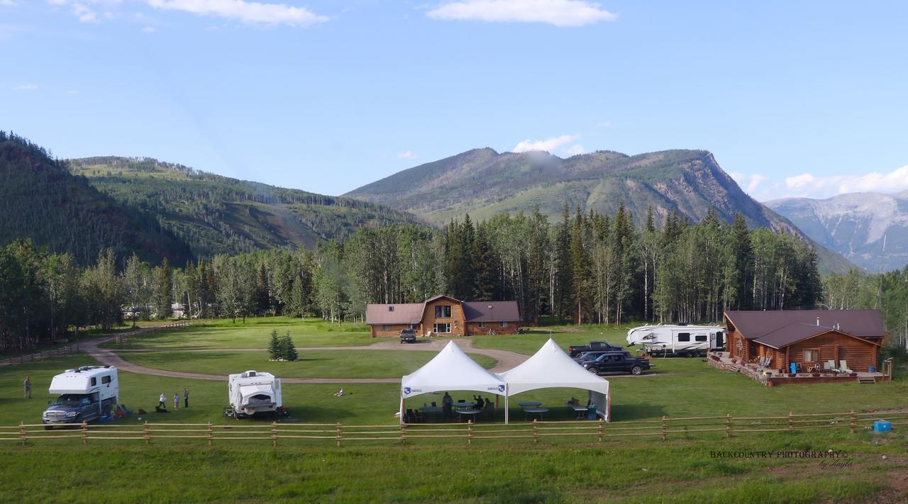 Folding Mountain B & B Fort Nelson Exterior foto